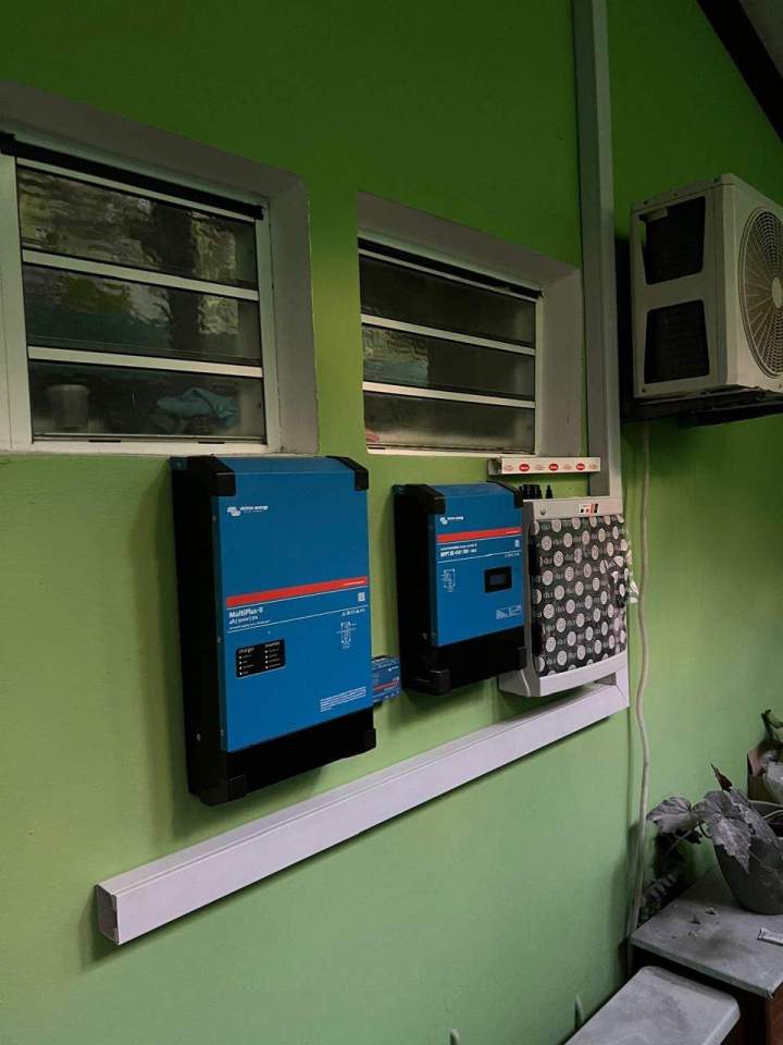 Système onduleur/chargeur Martinique